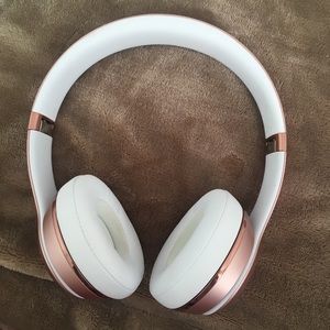 Rose Gold Wireless Beats